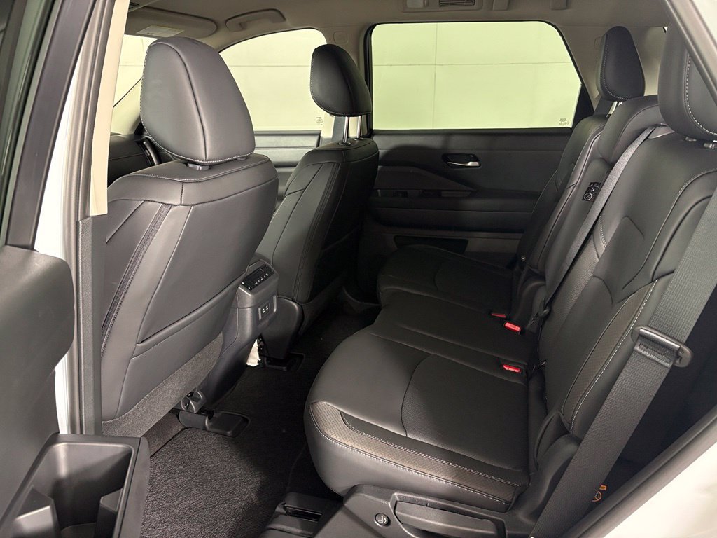 New 2026 Nissan Pathfinder SL FWD image 36