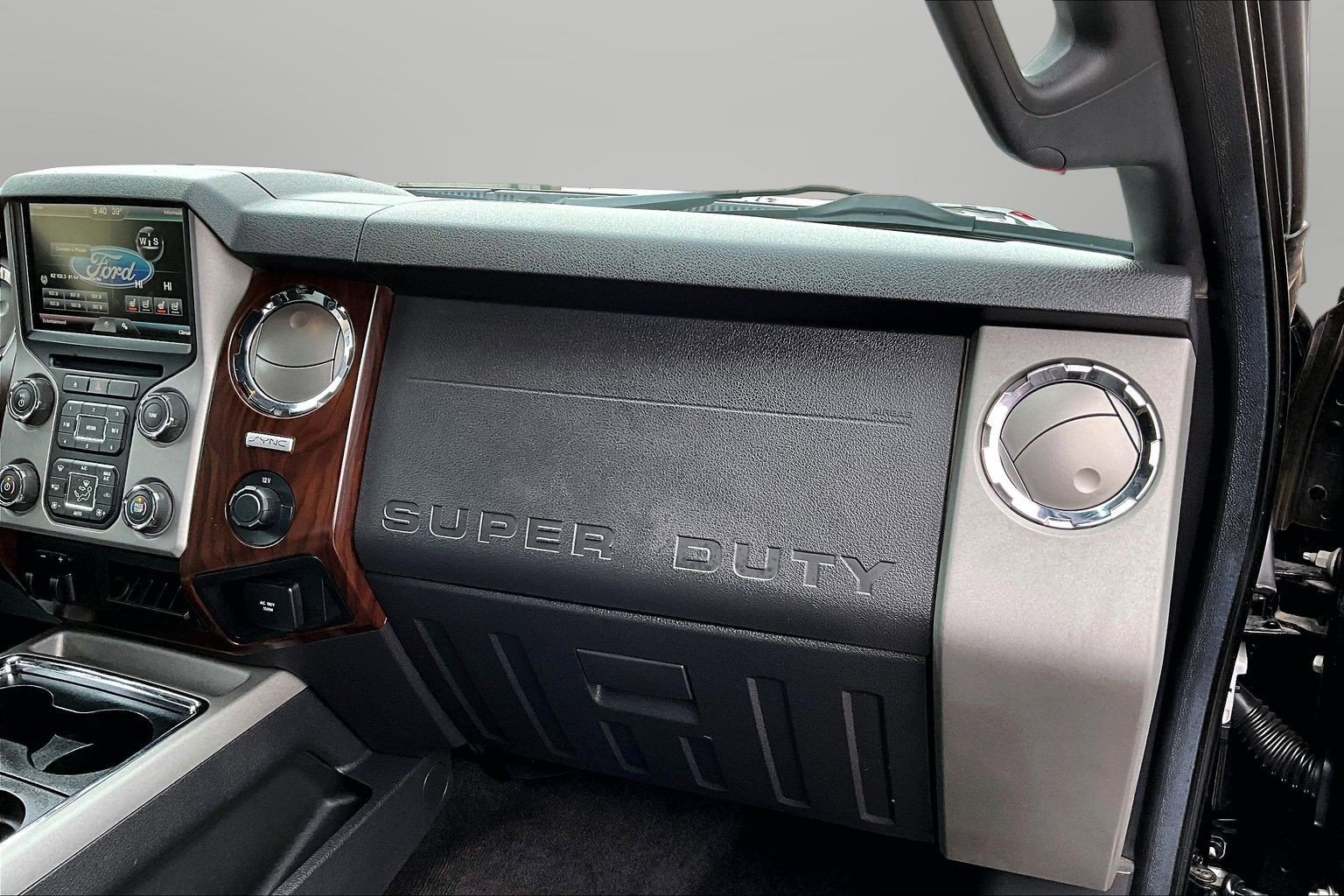 Used 2016 Ford F250 Lariat w/ Lariat Interior Package image 21