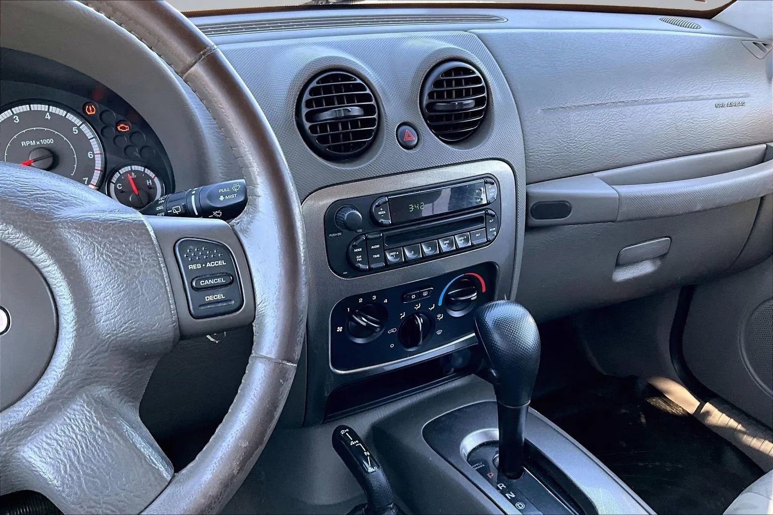 Used 2005 Jeep Liberty Renegade AWD/4WD image 9