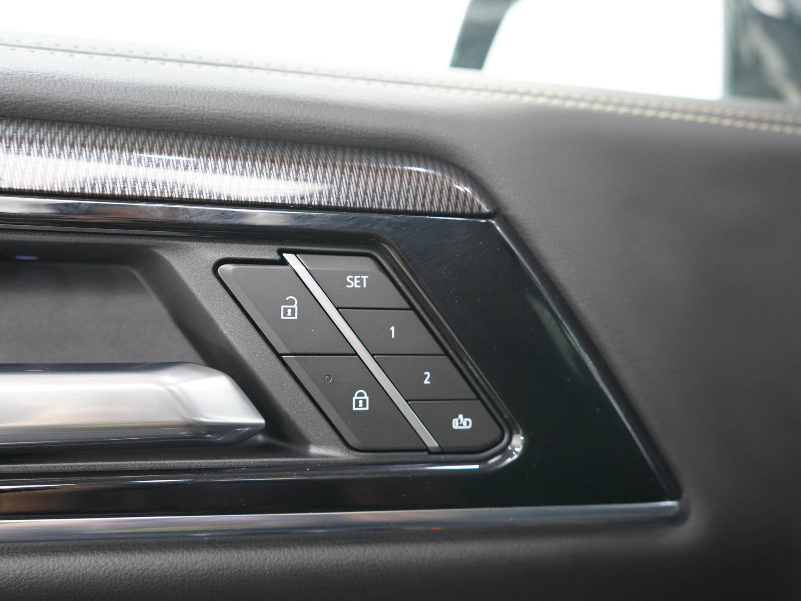 Used 2025 GMC Yukon Elevation AWD/4WD image 22