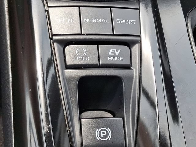 Used 2025 Toyota Camry SE FWD image 25