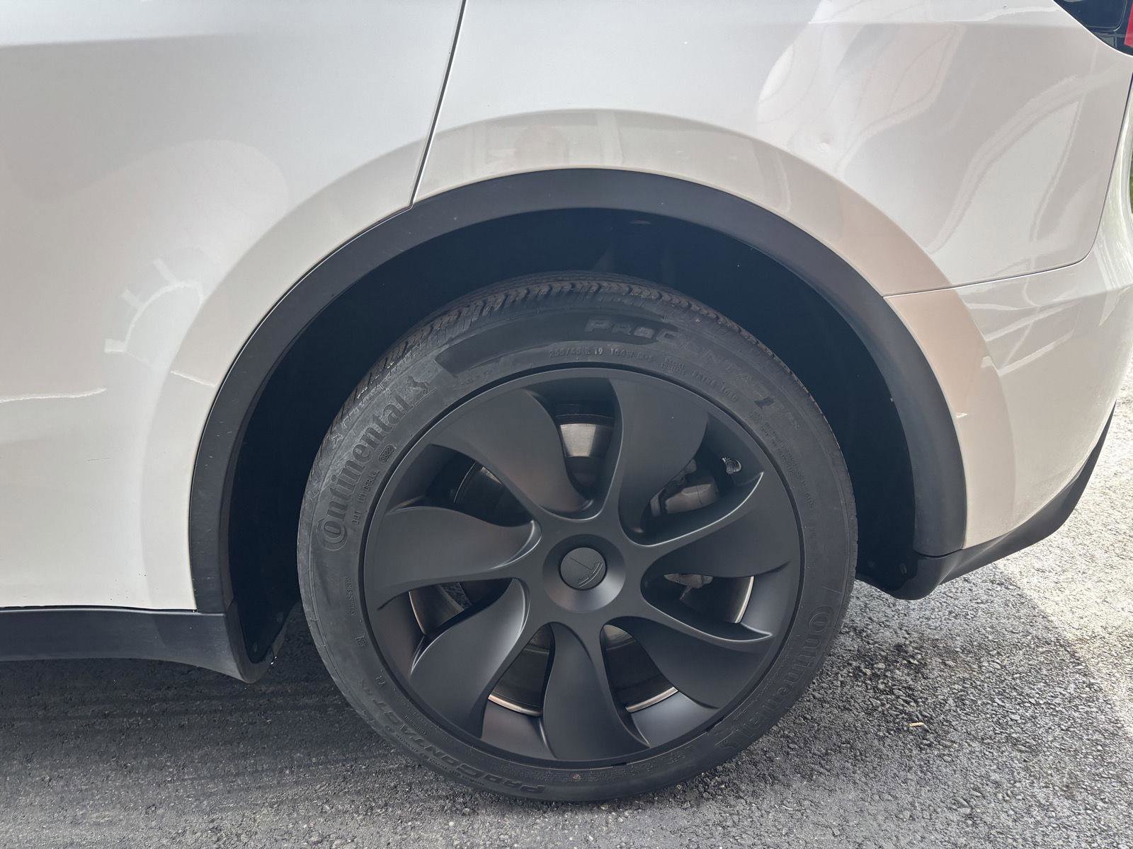 Used 2023 Tesla Model Y Long Range AWD/4WD image 12