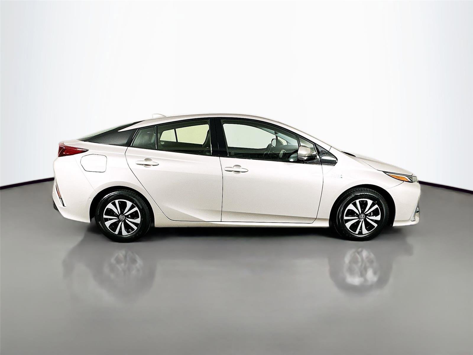 Certified 2019 Toyota Prius Prime Advanced image 17