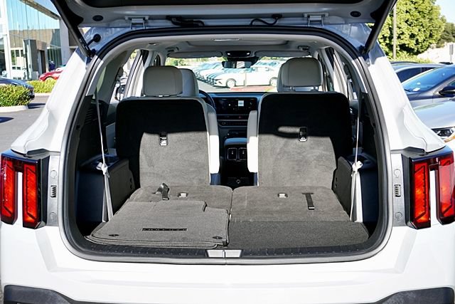 Used 2025 Kia Sorento EX w/ Panoramic Sunroof Package FWD image 13