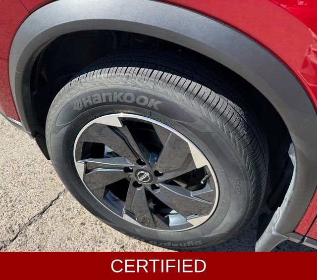 Certified 2025 Nissan Rogue SV image 21