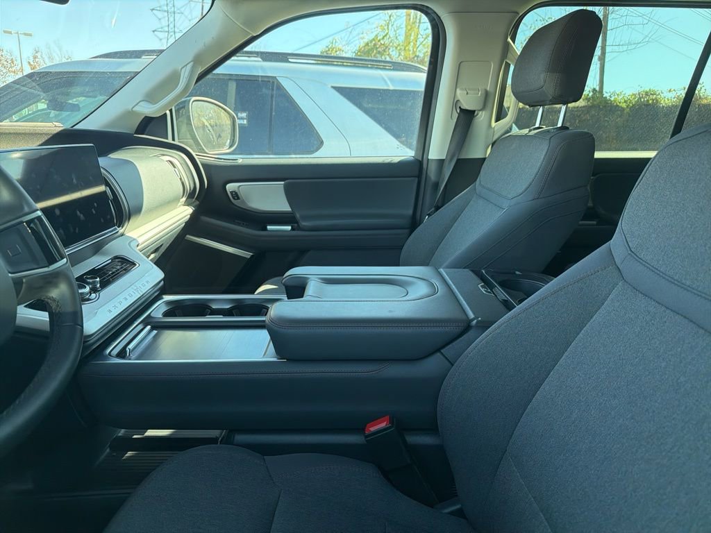 Used 2025 Ford Expedition Max Active video 3