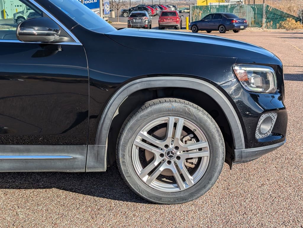 Used 2020 Mercedes-Benz GLB 250 4MATIC w/ Premium Package image 9