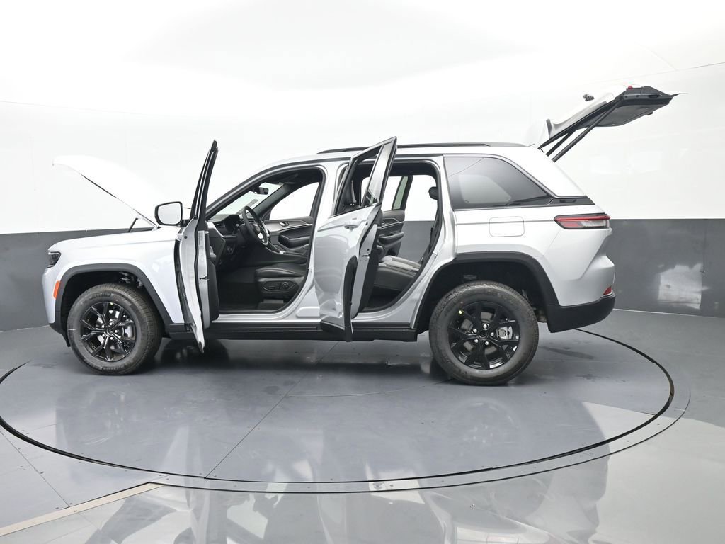 New 2026 Jeep Grand Cherokee Altitude RWD image 57