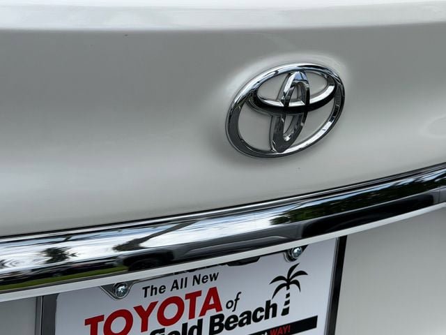 Used 2017 Toyota Camry XLE FWD image 13