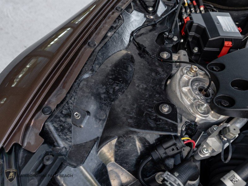 Used 2025 Aston Martin Vanquish image 37