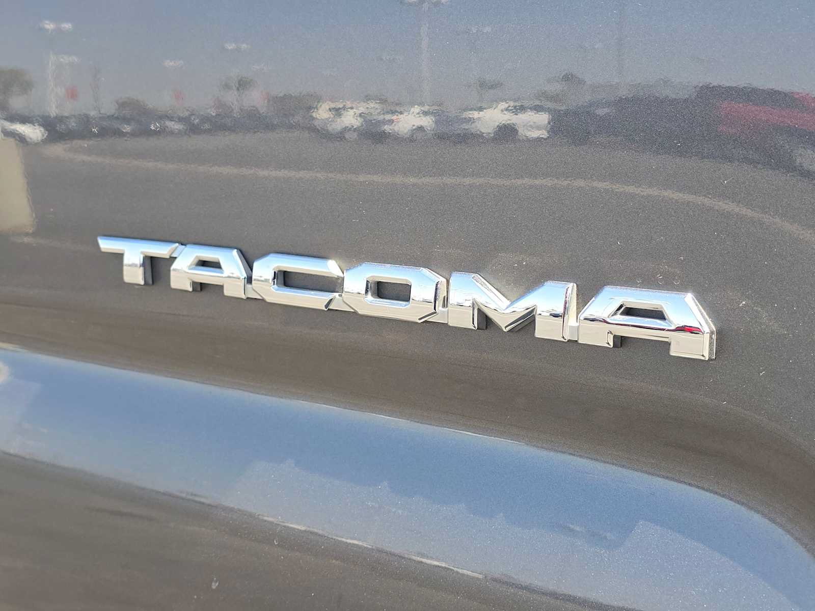 Used 2018 Toyota Tacoma TRD Off-Road w/ Technology Package AWD/4WD image 13