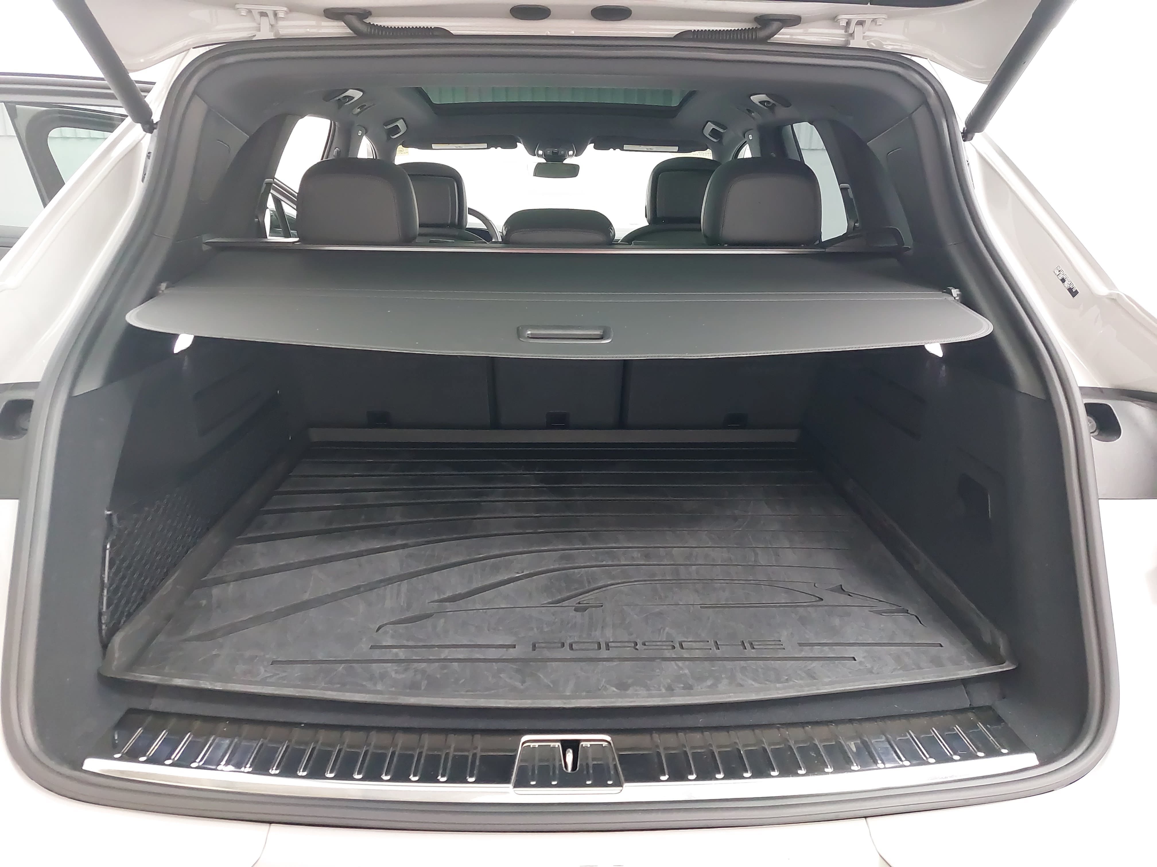 Certified 2025 Porsche Cayenne E-Hybrid AWD/4WD image 14