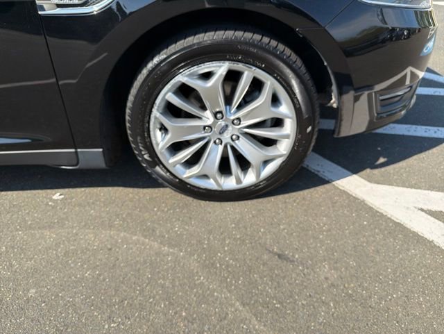 Used 2018 Ford Taurus Limited FWD image 28