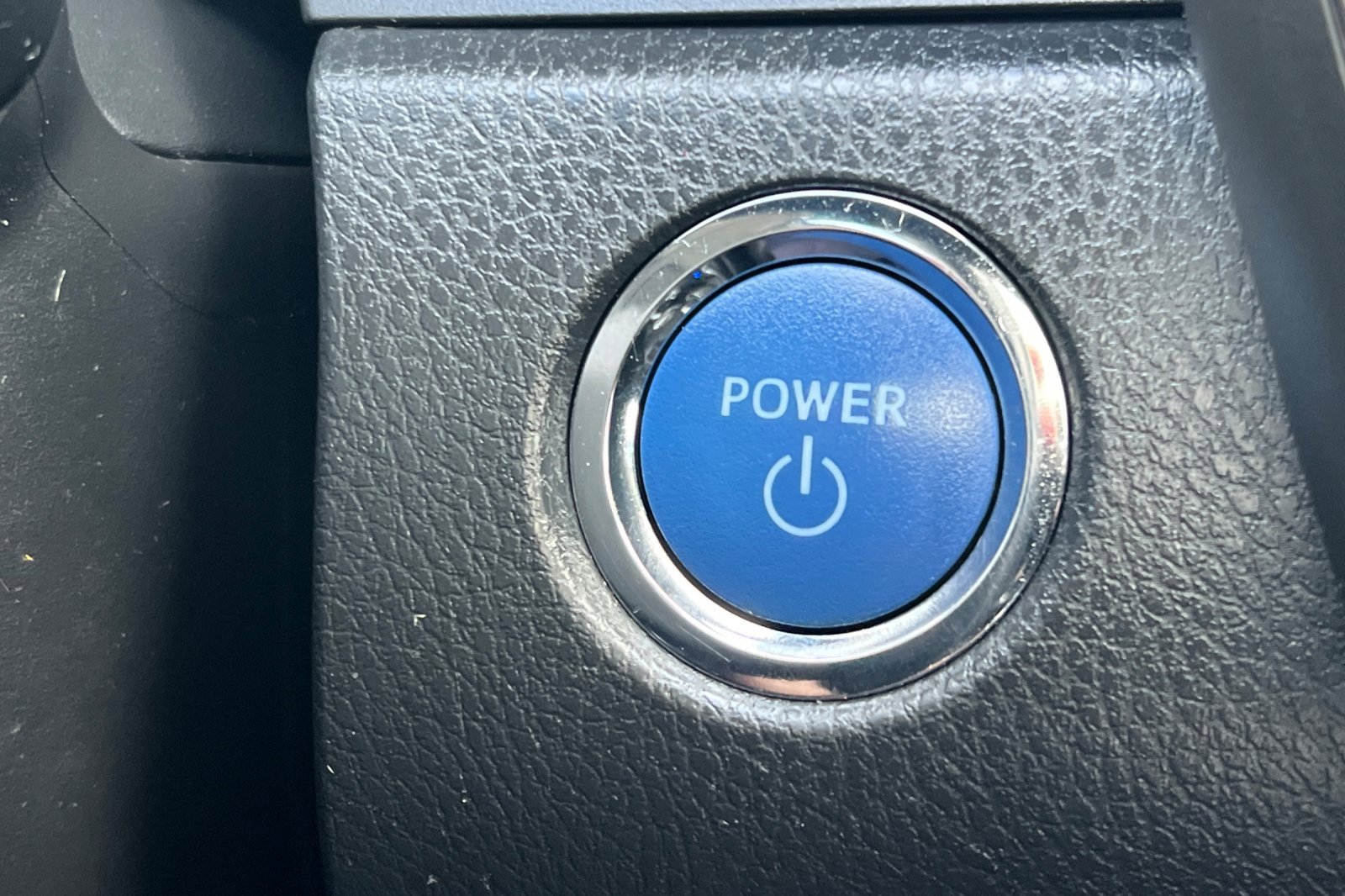 Certified 2020 Toyota Camry XLE w/ Sunroof Package image 19