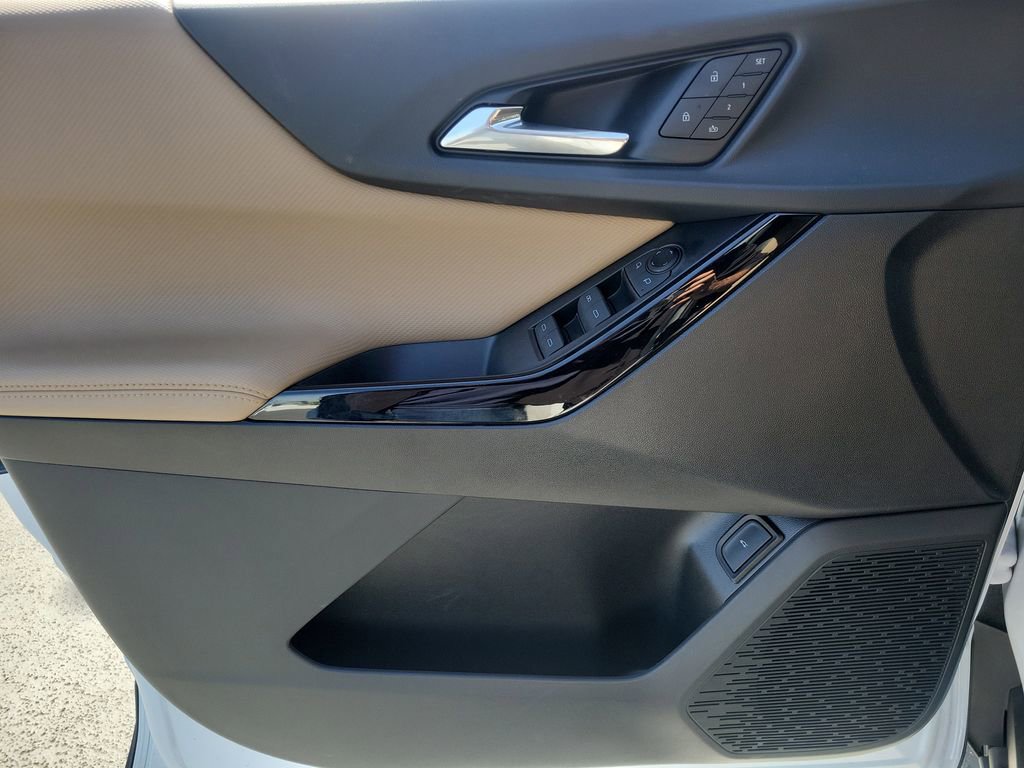 Used 2025 Chevrolet Equinox ACTIV w/ Convenience Package III image 20