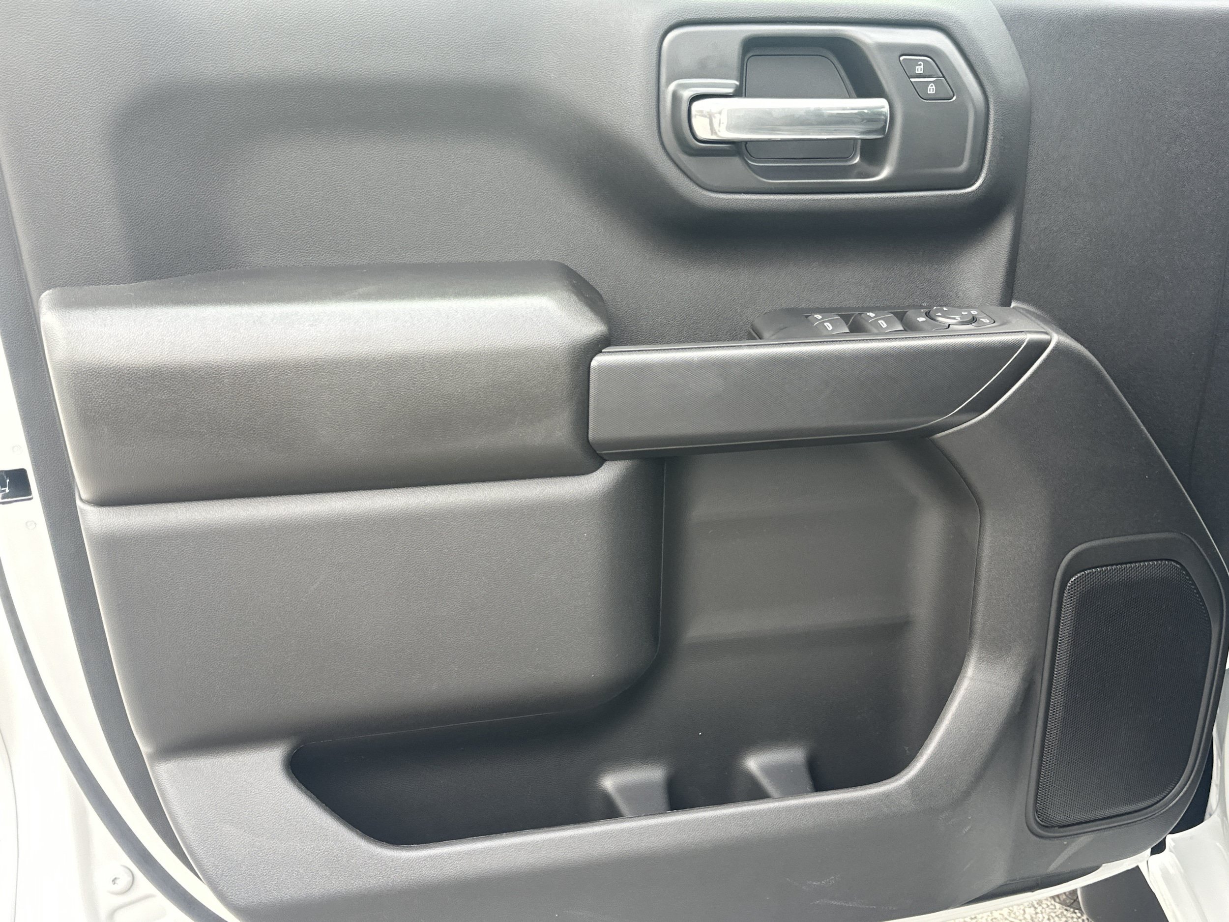 New 2026 Chevrolet Silverado 1500 Custom w/ Turbomax Blackout Package AWD/4WD image 10
