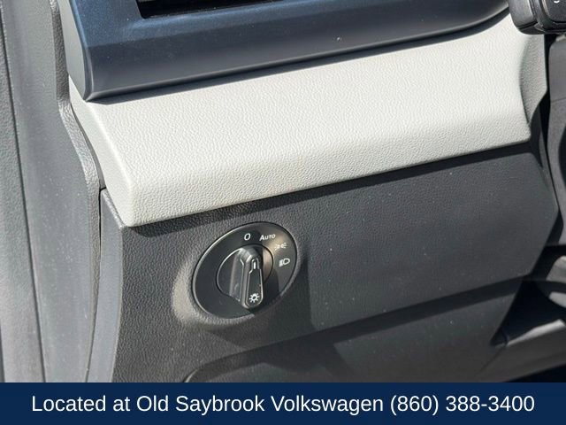 Certified 2023 Volkswagen Taos SE w/ Panoramic Sunroof Package image 31