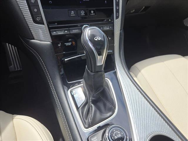 Used 2019 INFINITI Q60 Red Sport 400 w/ Carbon Fiber Package AWD/4WD image 15