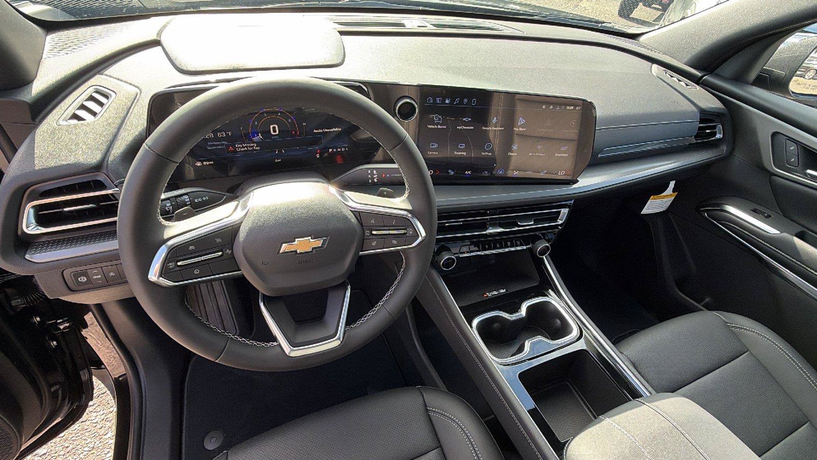 New 2027 Chevrolet Traverse LT w/ Sun and Wheel Package FWD image 4