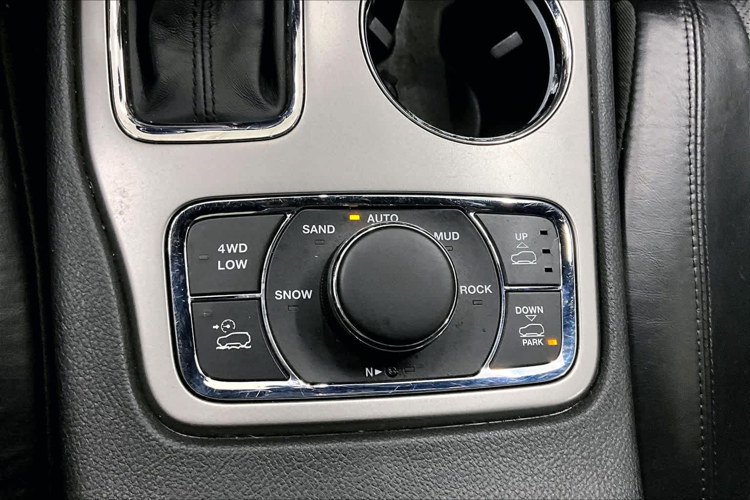 Used 2018 Jeep Grand Cherokee Limited w/ Luxury Group II AWD/4WD image 31
