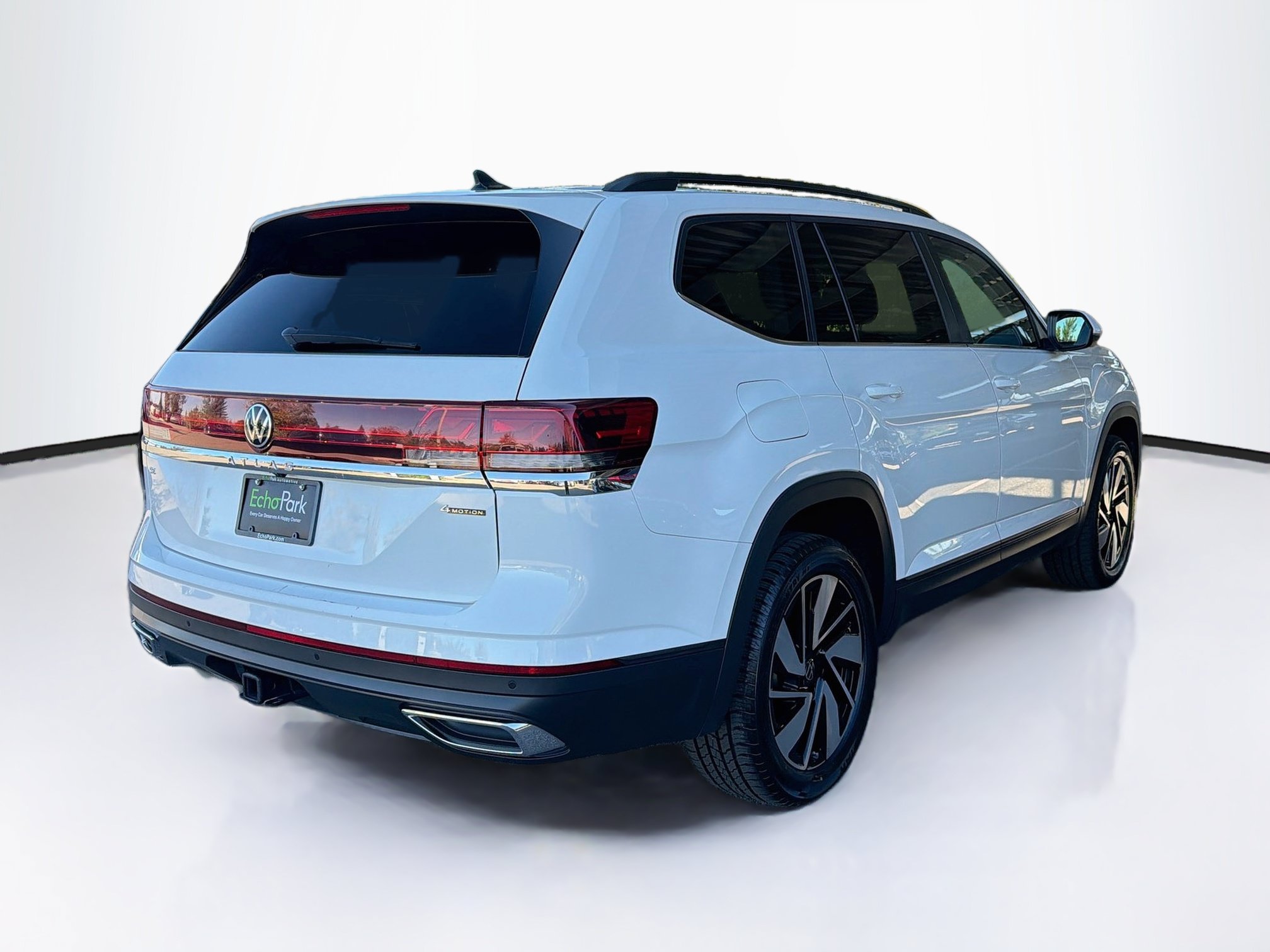 Used 2025 Volkswagen Atlas SE AWD/4WD image 9