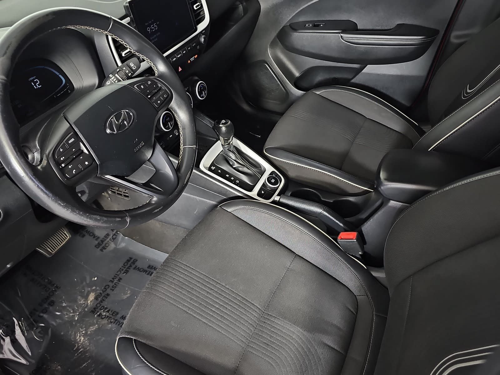 Used 2024 Hyundai Venue Limited FWD image 15