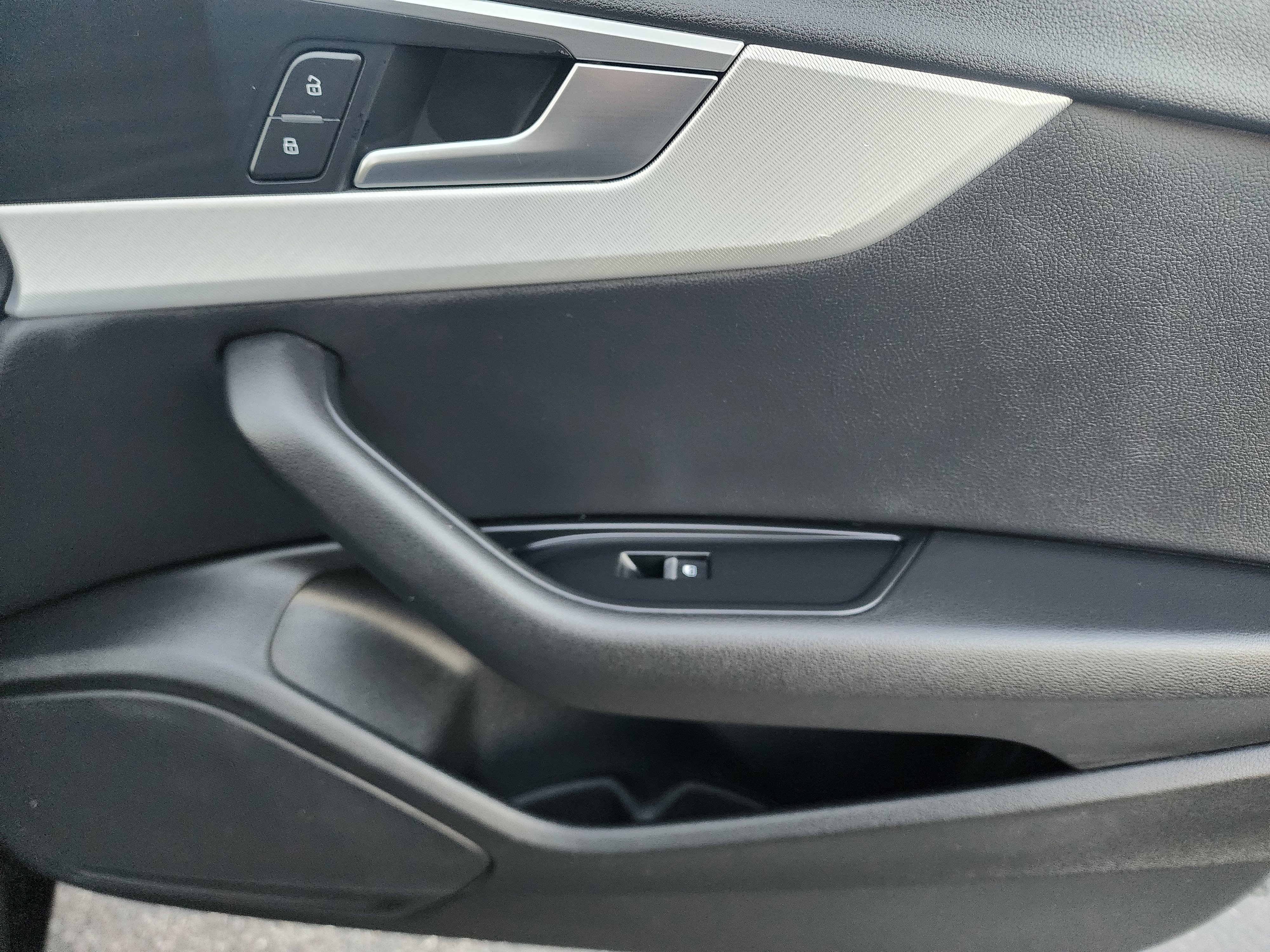 Used 2017 Audi A4 2.0T Ultra Premium w/ Convenience Package image 13