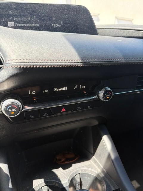 Used 2022 MAZDA MAZDA3 s FWD image 13