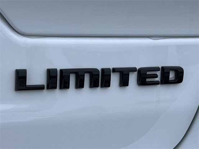 New 2025 Jeep Grand Cherokee Limited w/ Black Appearance Package image 8