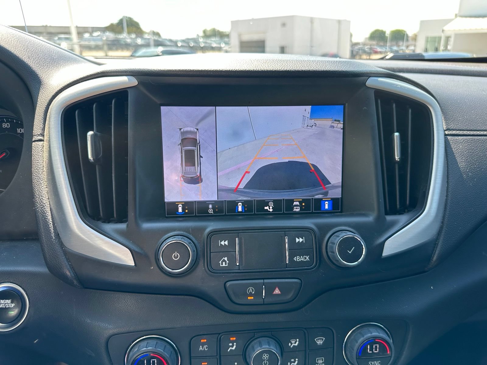 Used 2024 GMC Terrain SLT w/ Tech Package FWD image 11