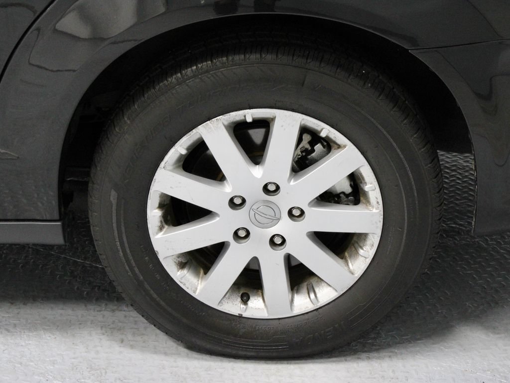 Used 2016 Chrysler Town & Country Touring FWD image 18