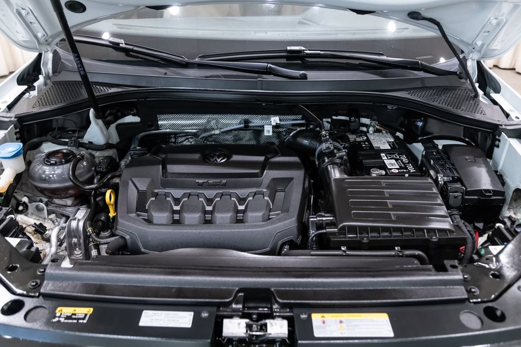 Certified 2024 Volkswagen Tiguan SE R-Line AWD/4WD image 25