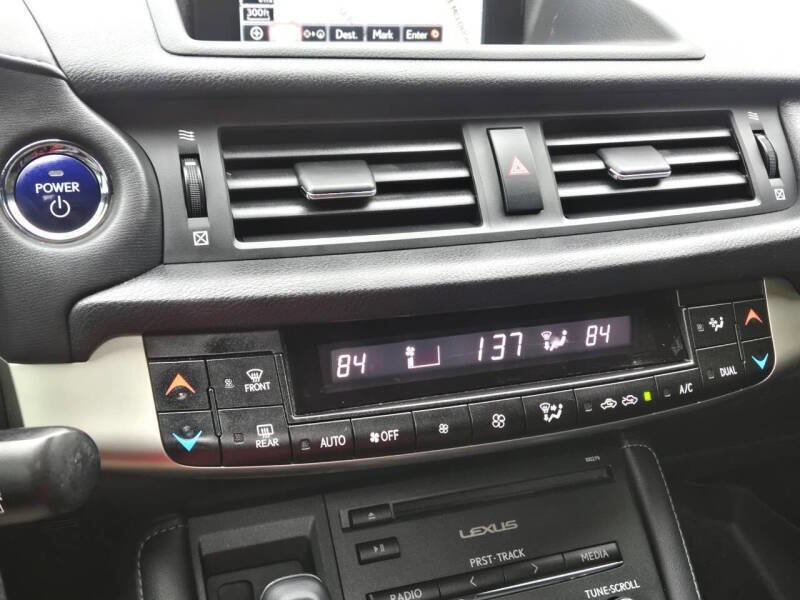 Used 2014 Lexus CT 200h Base 4dr Hatchback image 21