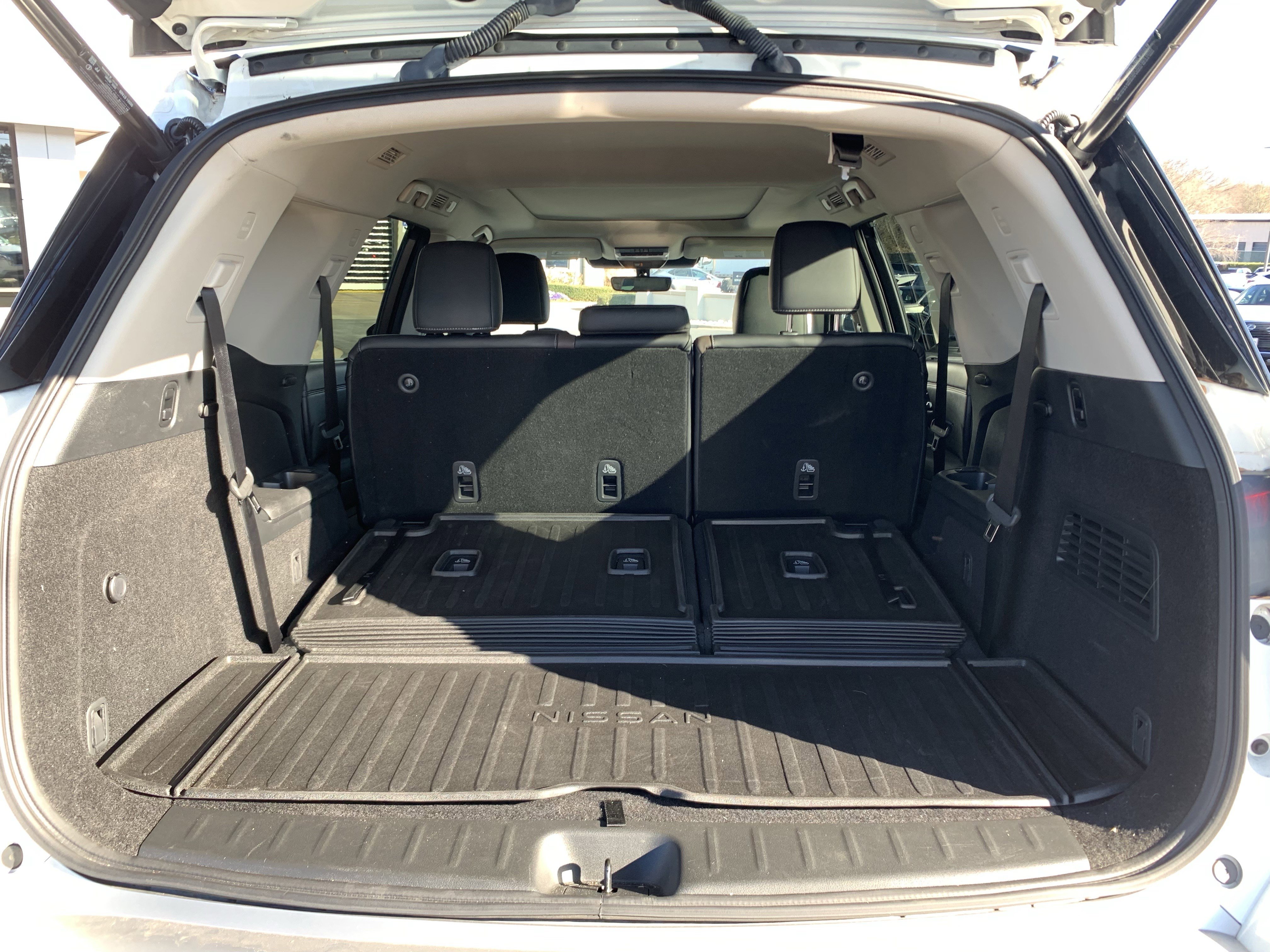 Used 2024 Nissan Pathfinder Platinum w/ Cargo Package image 34