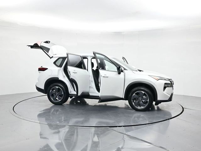 Used 2025 Nissan Rogue SV image 50