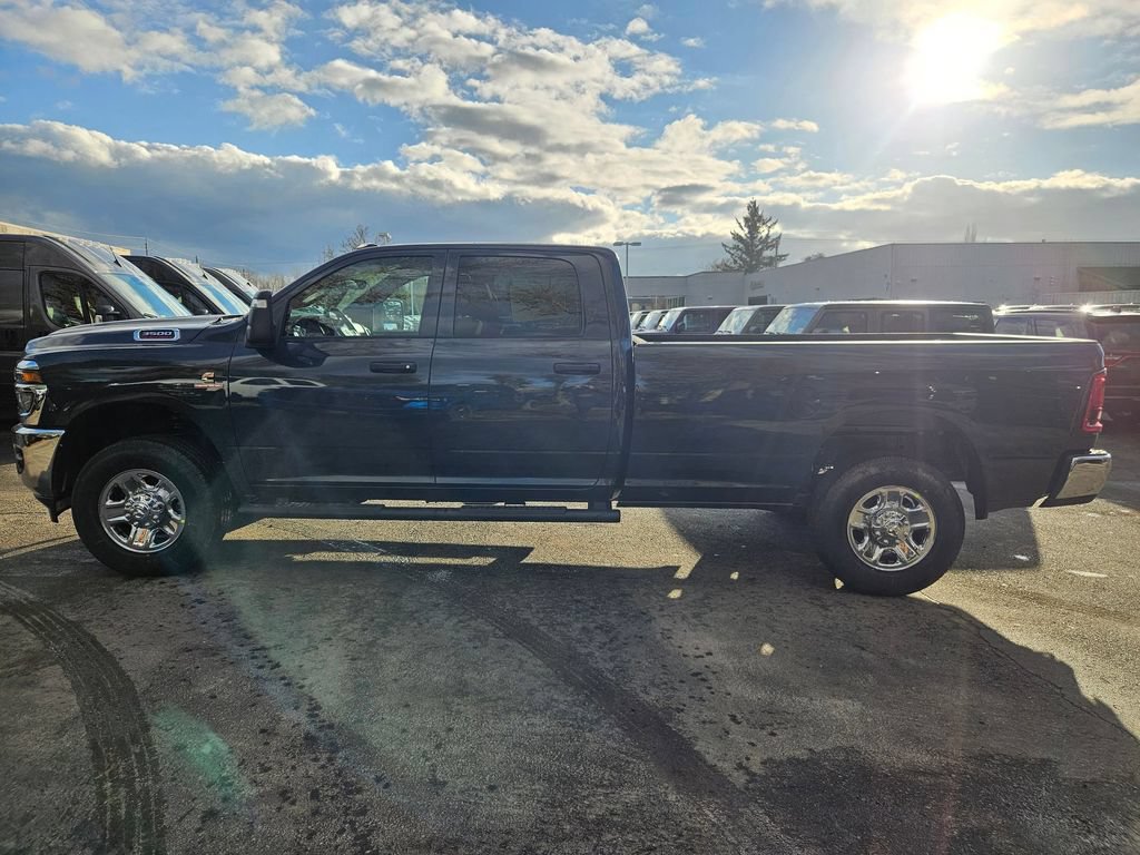 New 2026 RAM 3500 Tradesman AWD/4WD image 4