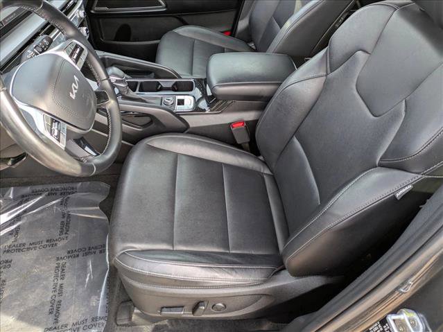 Used 2023 Kia Telluride S image 16
