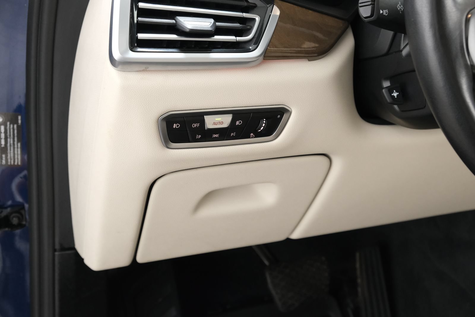 Used 2020 BMW X5 xDrive40i w/ Convenience Package AWD/4WD image 26