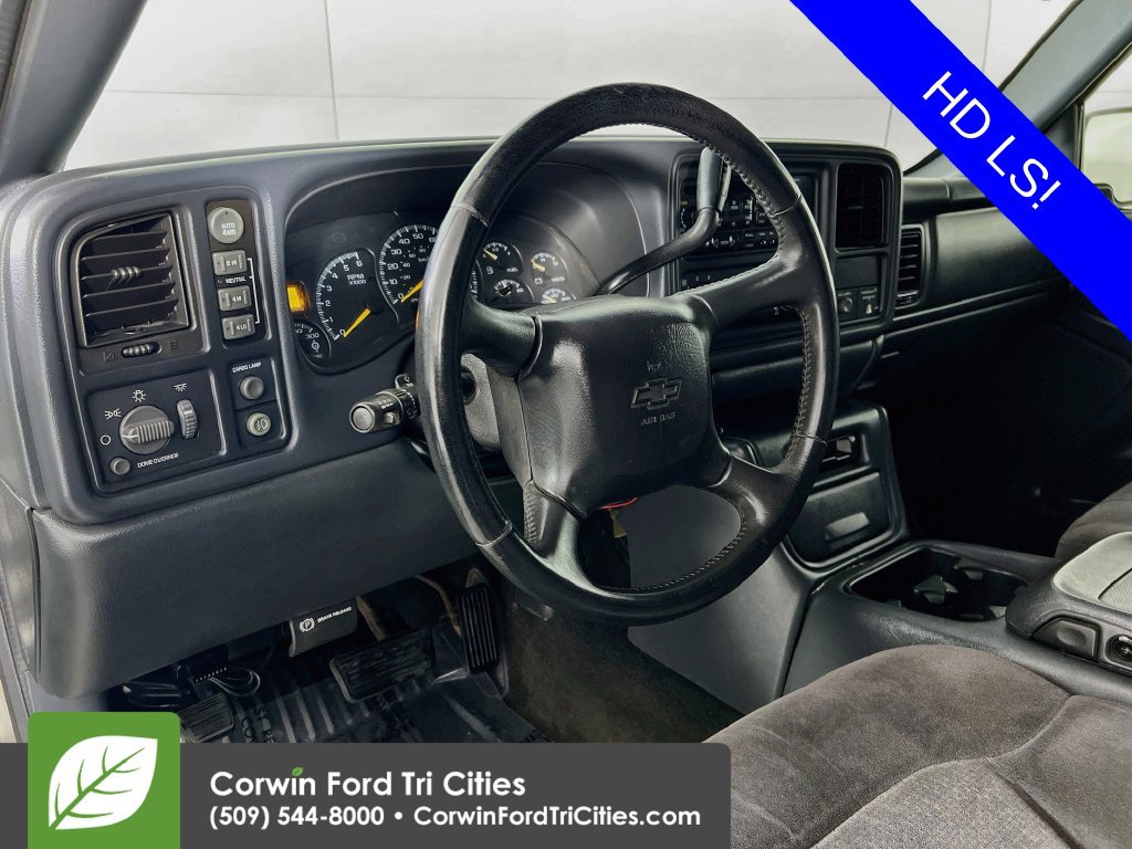 Used 2000 Chevrolet Silverado 2500 LS w/ Snow Plow Prep Pkg AWD/4WD image 2