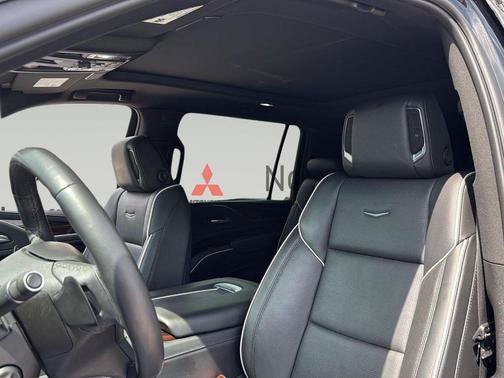Used 2023 Cadillac Escalade ESV Premium Luxury AWD/4WD image 16