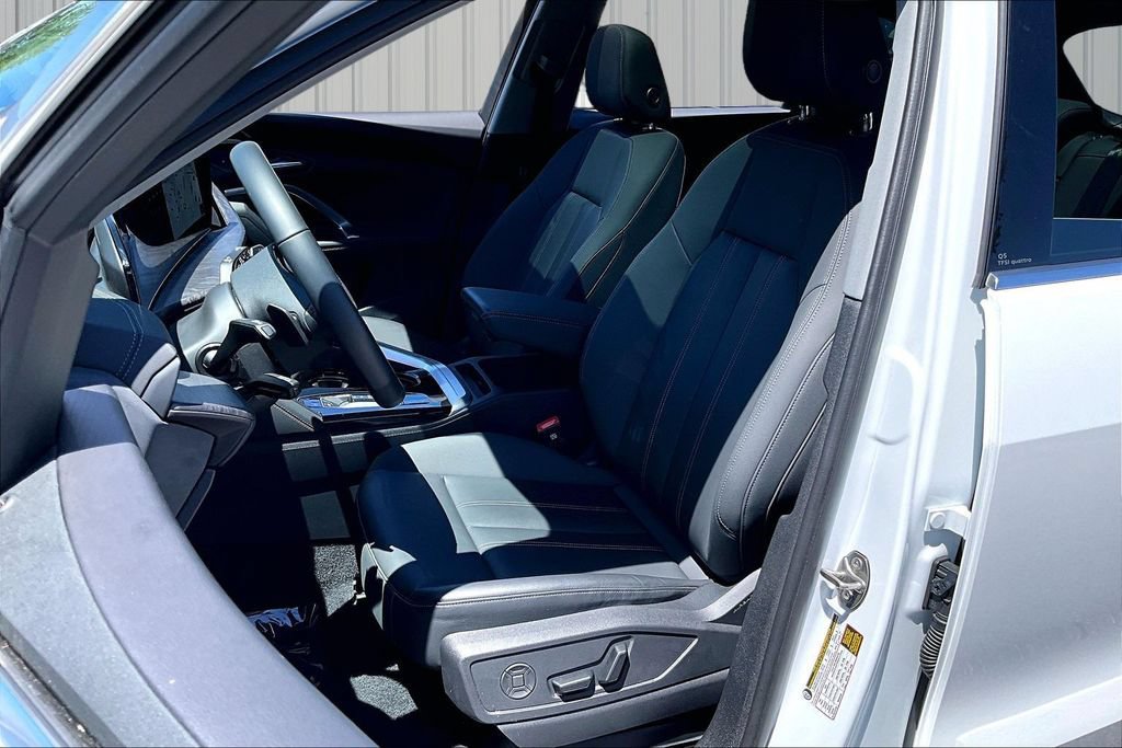 Used 2025 Audi Q5 Premium Plus w/ Premium Plus AWD/4WD image 21
