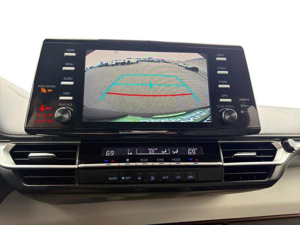 Used 2021 Toyota Sienna LE image 21