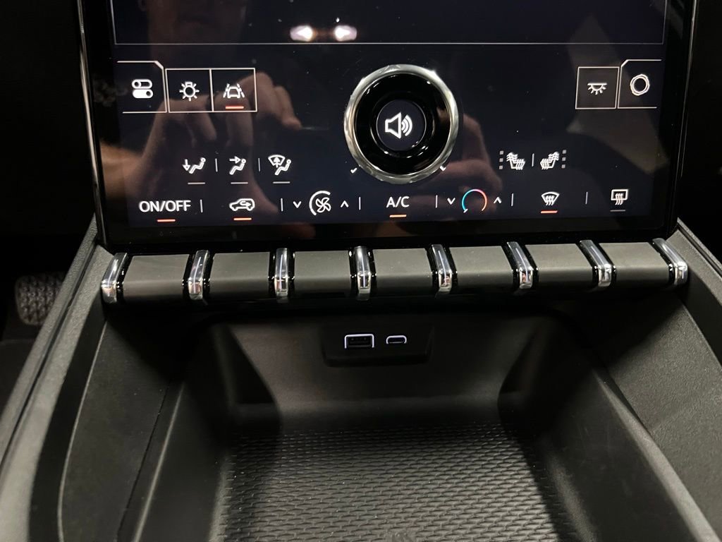 New 2025 GMC Terrain Elevation w/ Technology Package II image 21