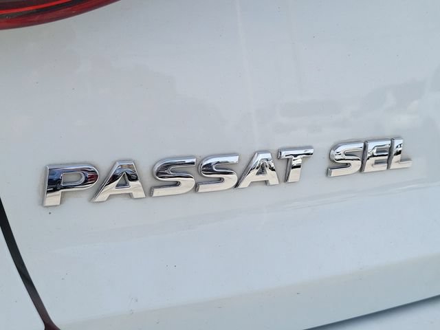 Used 2017 Volkswagen Passat 1.8T SEL Premium FWD image 5