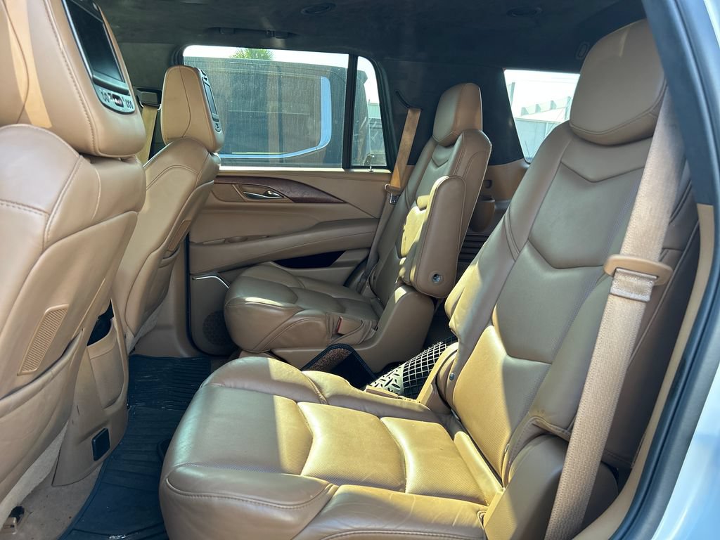 Used 2017 Cadillac Escalade Platinum AWD/4WD image 14