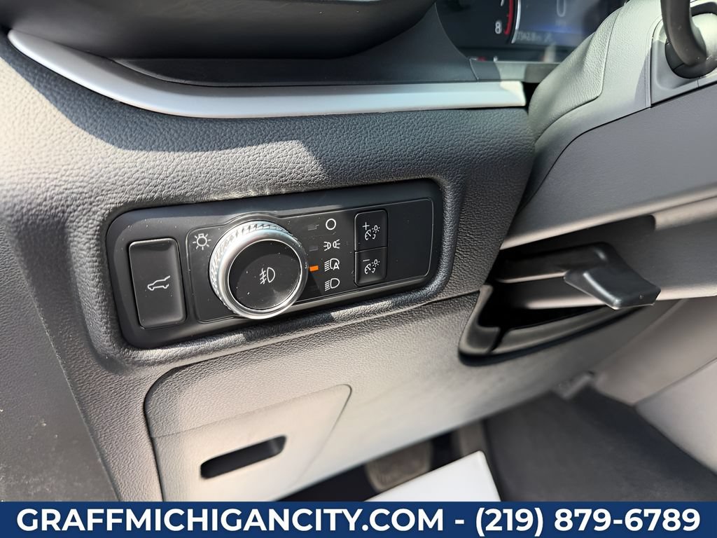 Used 2022 Ford Explorer XLT w/ Equipment Group 202A AWD/4WD image 13
