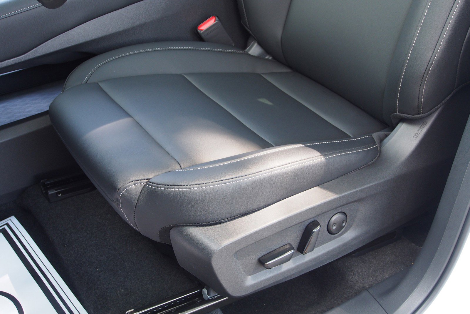 Used 2025 Nissan Murano SL image 16