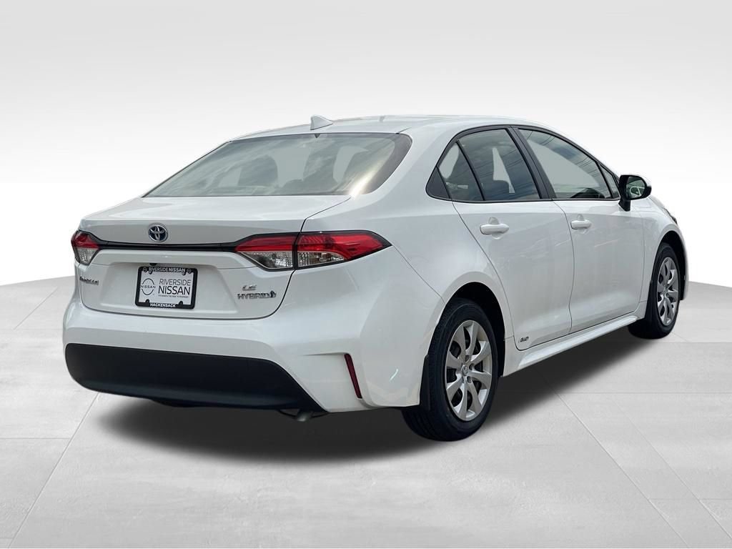 Used 2023 Toyota Corolla LE AWD/4WD image 5