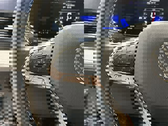 Certified 2023 Volkswagen Taos SE image 8