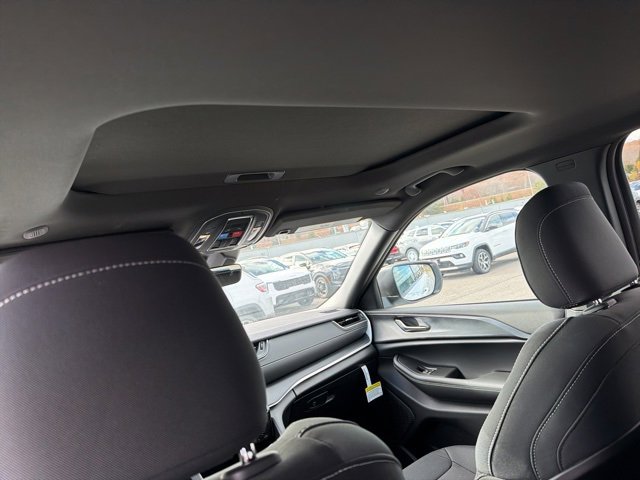 New 2025 Jeep Grand Cherokee 4WD image 8